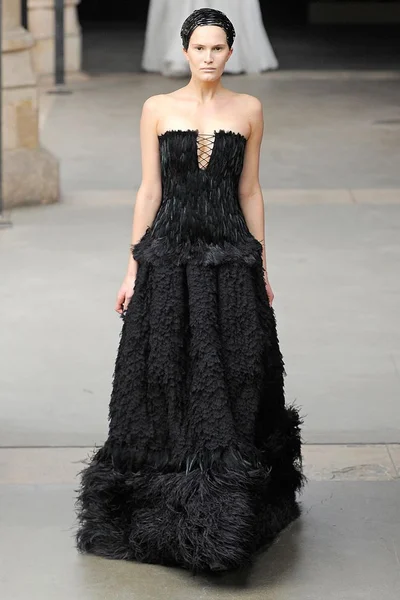 Look 32